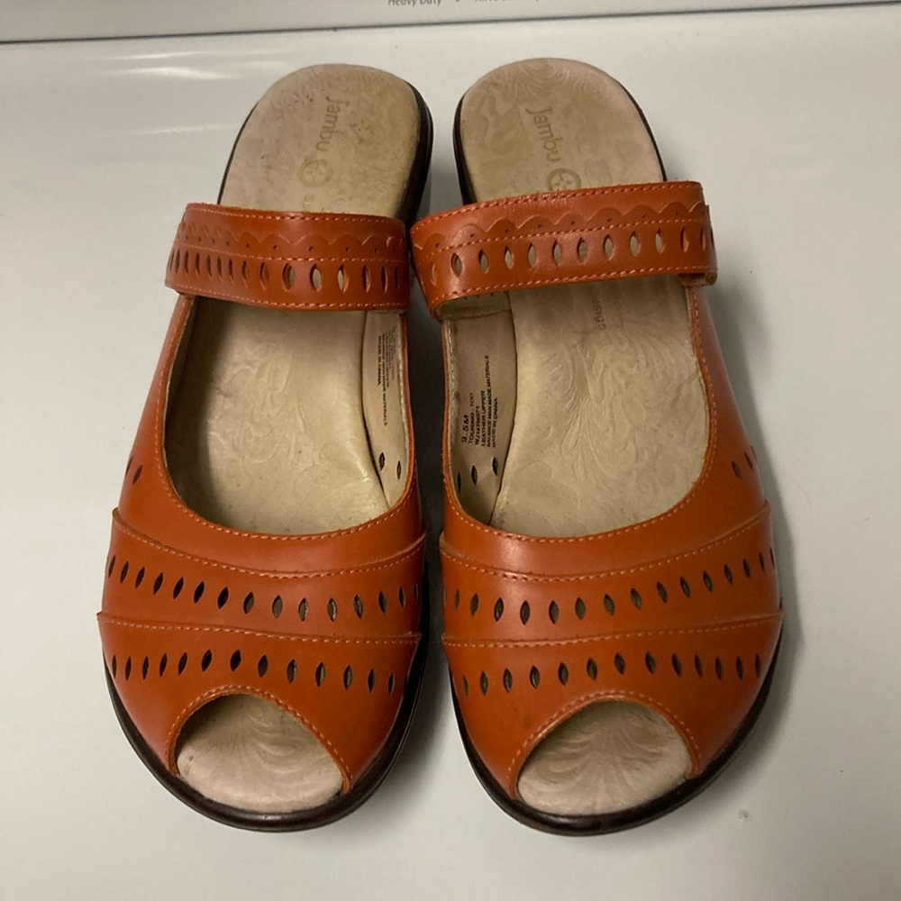 Jambu 9.5 orange clog